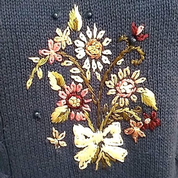 Maggie Lawrence Blue Floral Embroidered beaded Sweater. Size See Measurements - Picture 4 of 10